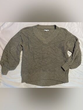 American Eagle Outfitters Olive V-Neck Chunky Knit Sweater